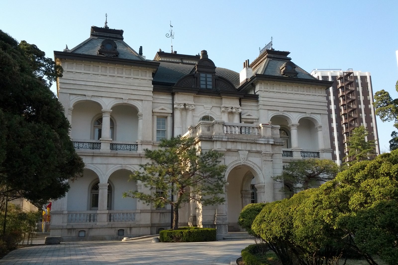 Unhyeongung Yanggwan — the Goblin's house