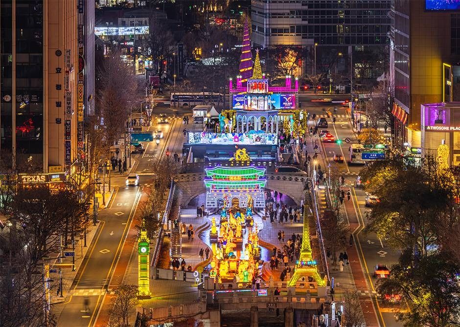 Illuminated lantern sculptures lining Cheonggyecheon stream in central Seoul at night
